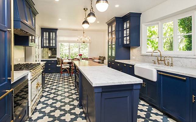 dapur warna navy