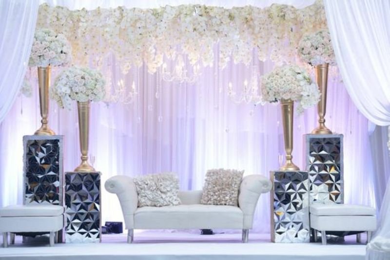 Ide menarik untuk dekorasi pernikahan indoor minimalis - Pondasi.Net